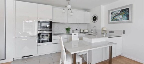 3 bedrooms Apartment in Garches, France No. 119925 4