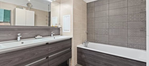 3 bedrooms Apartment in Garches, France No. 119925 7