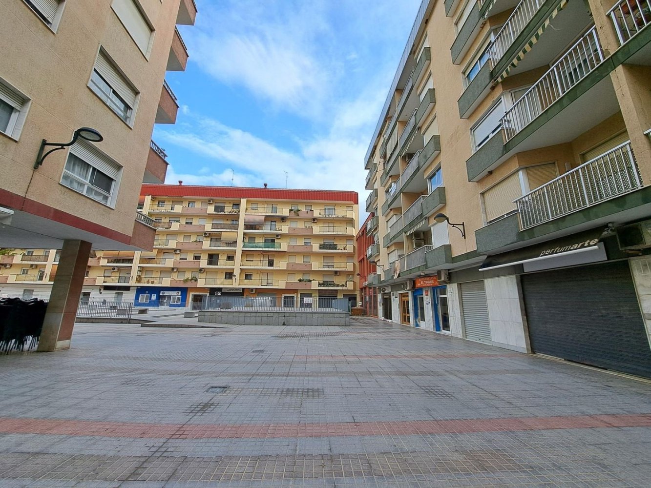Propriété commerciale à Algemesi, Spain 174m² No. 99863