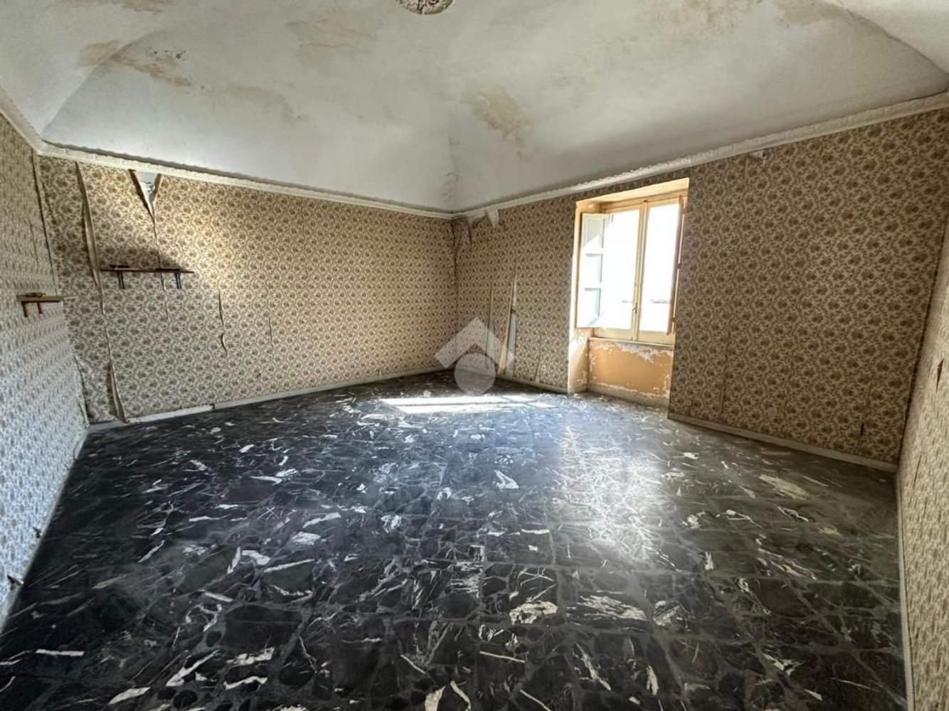 Casa de 4 habitaciónes en Montesarchio, Italy No. 31960