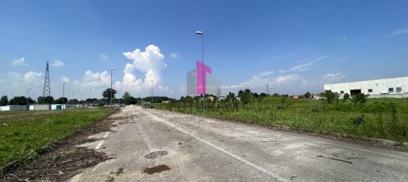 Terreno em Piazzola sul Brenta, Italy 11400 m² N.º 122892 23
