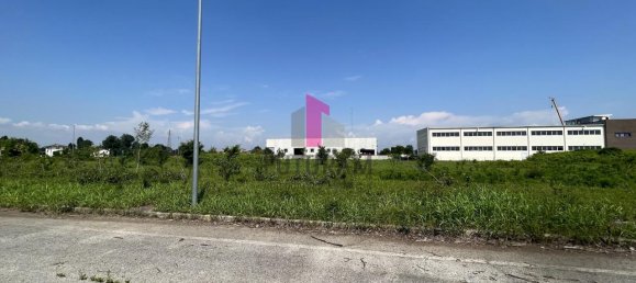 Terreno em Piazzola sul Brenta, Italy 11400 m² N.º 122892 8