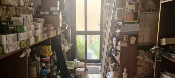 Tienda en Fgura, Malta No. 13195 2