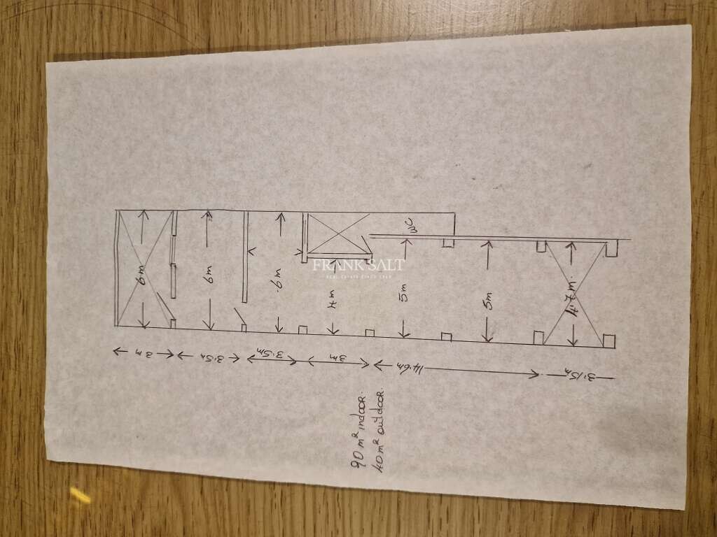 Tienda en Fgura, Malta No. 13195