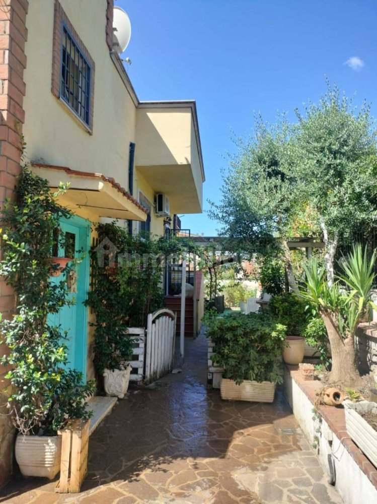 2 Schlafzimmer Haus in Rome, Italy, Nr. 333984