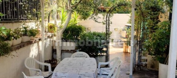 2 Schlafzimmer Haus in Rome, Italy, Nr. 333984 11