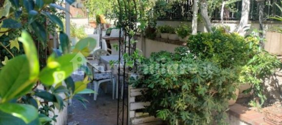 2 Schlafzimmer Haus in Rome, Italy, Nr. 333984 9