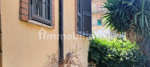 2 Schlafzimmer Haus in Rome, Italy, Nr. 333984 4