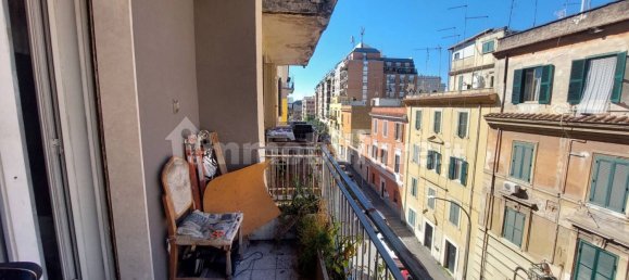 3 bedrooms Apartment in Rome, Italy No. 271521 11