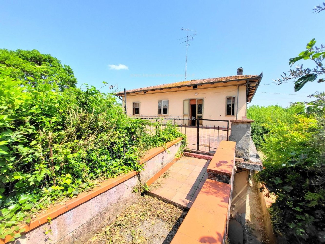 Casa de 6 habitaciónes en Gambassi Terme, Italy No. 44474