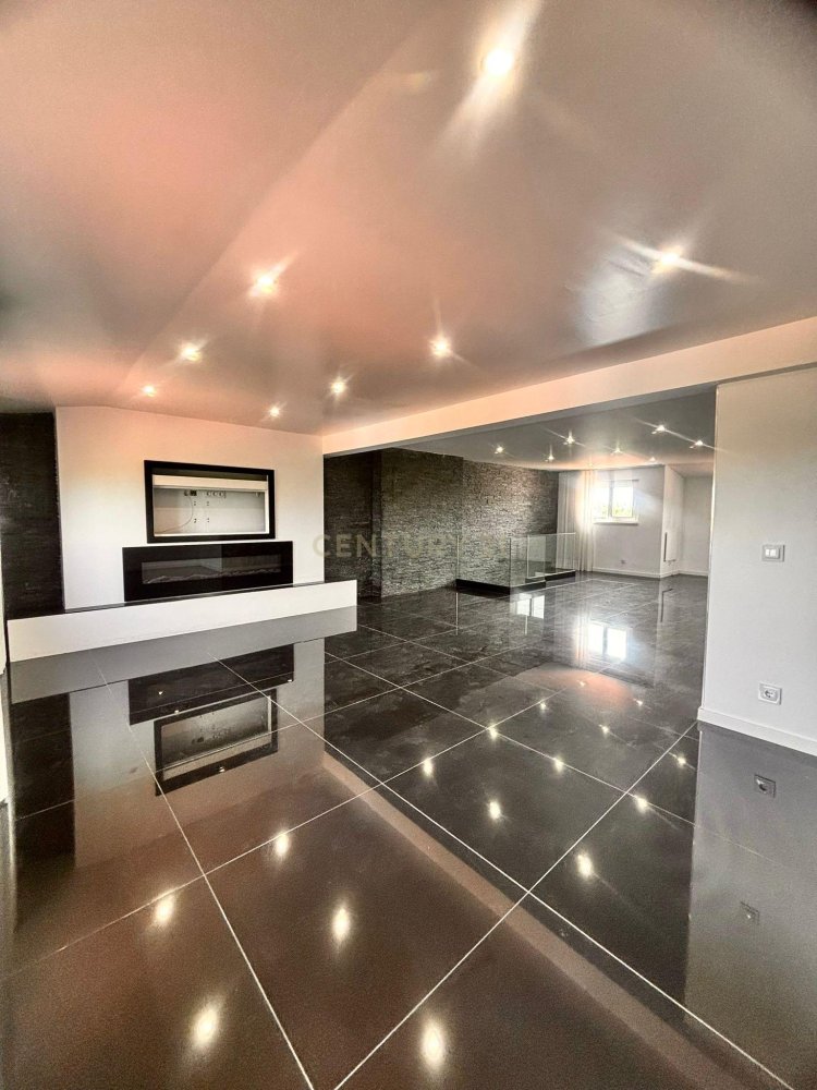 4 bedrooms Duplex in Cascais, Portugal No. 321892