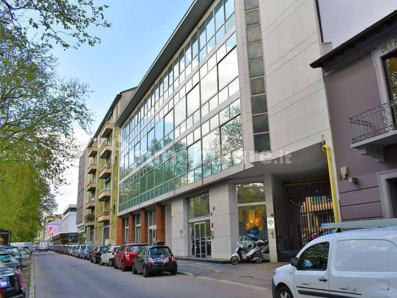 Квартира с 2 комнатами в Милан, Италия № 394599