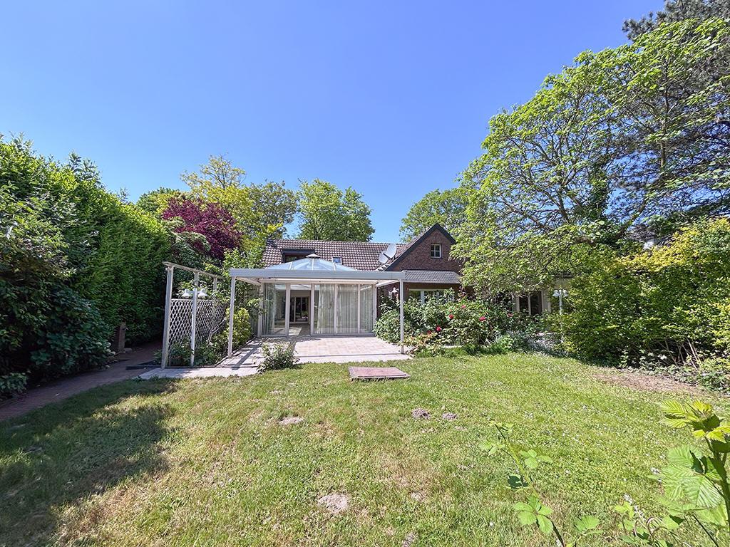 7 rooms House in Heinsberg, Germany No. 142351