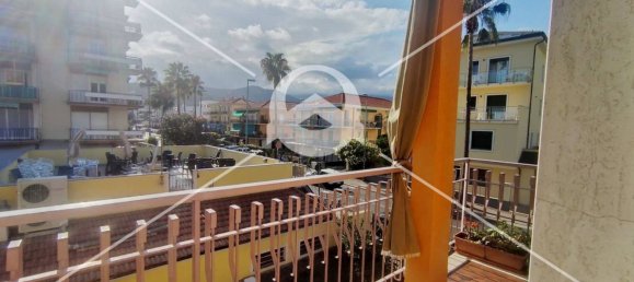 Квартира с 2 спальнями в Пьетра Лигуре, Италия № 358972 15