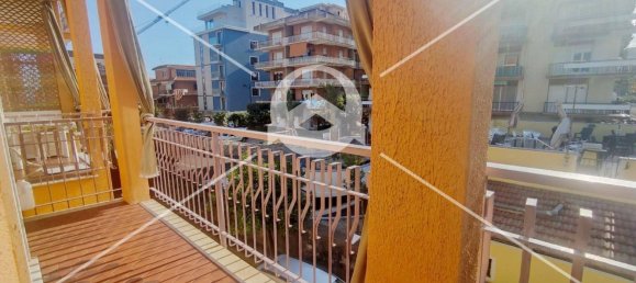 Квартира с 2 спальнями в Пьетра Лигуре, Италия № 358972 17