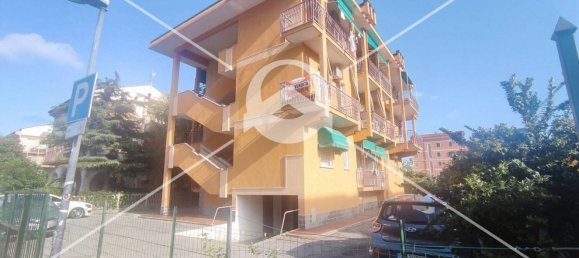 Квартира с 2 спальнями в Пьетра Лигуре, Италия № 358972 2