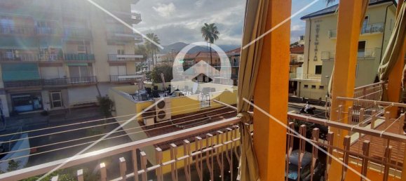 Квартира с 2 спальнями в Пьетра Лигуре, Италия № 358972 8