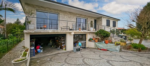 5 bedrooms House in Leognan, France No. 361872 8