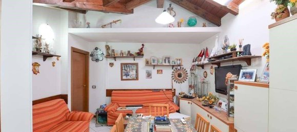 Apartamento de 2 dormitorios en Ponte Lambro, Italy No. 176236 3