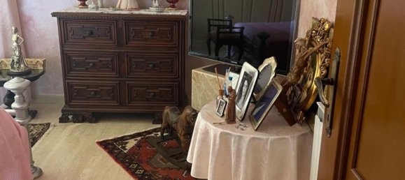 8 rooms House in Carrara, Italy No. 48122 12