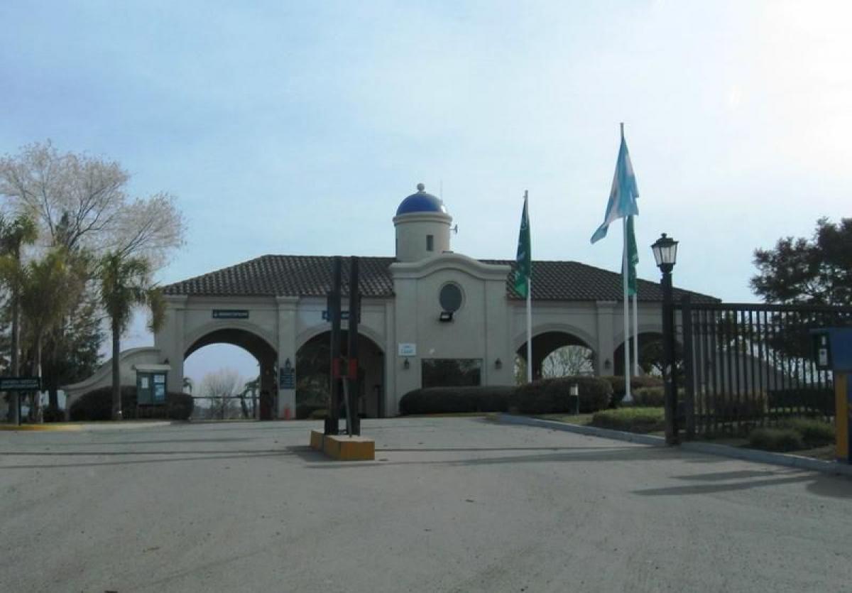  Land in Tigre, Argentina No. 121572
