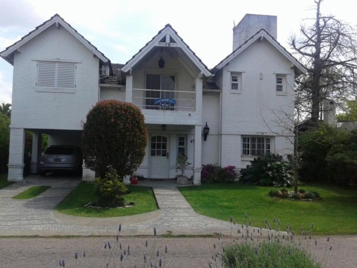 3 bedrooms House in General Rodriguez, Argentina No. 2843