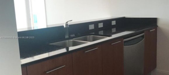 2 Schlafzimmer Gewerbliche Immobilien in Miami, USA, Nr. 614794 2