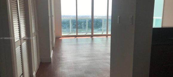 2 Schlafzimmer Gewerbliche Immobilien in Miami, USA, Nr. 614794 5