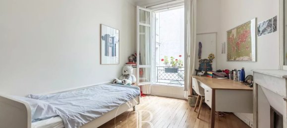 4 bedrooms Apartment in Paris, France No. 174085 15