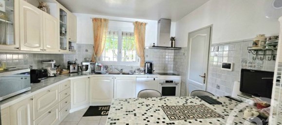 3 bedrooms House in Marseille, France No. 319238 15