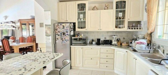 3 bedrooms House in Marseille, France No. 319238 16