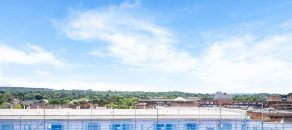 2 bedrooms Penthouse in Epsom, United Kingdom No. 9763 8