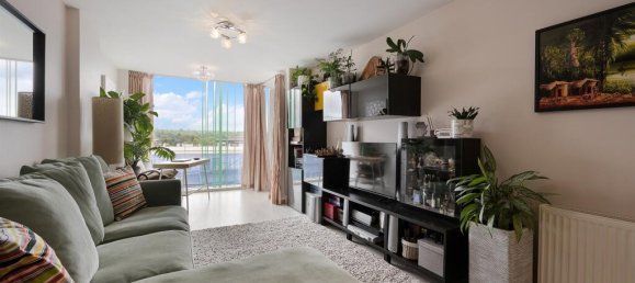 2 bedrooms Penthouse in Epsom, United Kingdom No. 9763 2