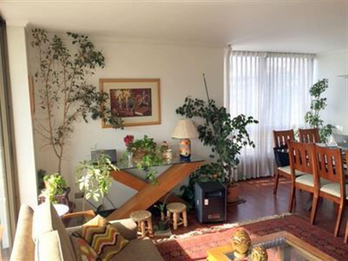 4 bedrooms Apartment in Santiago, Chile No. 2165