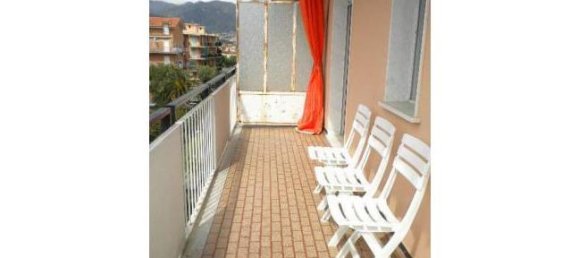 2 rooms Apartment in Borghetto Santo Spirito, Italy No. 253608 3