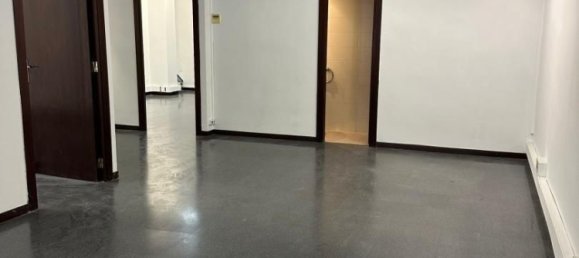 Gewerbliche Immobilie in Barcelona, Spain 165m², Nr. 62398 5