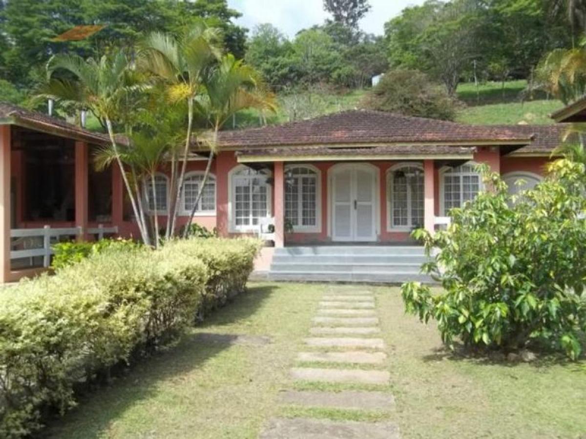 Casa de 4 dormitorios en Sao Paulo, Brazil No. 485885