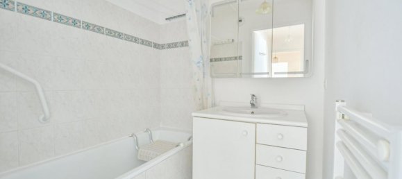 2 bedrooms Apartment in Montrouge, France No. 151358 10