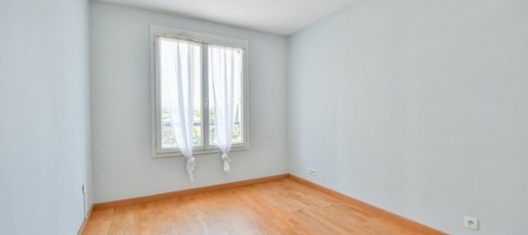 2 bedrooms Apartment in Montrouge, France No. 151358 8