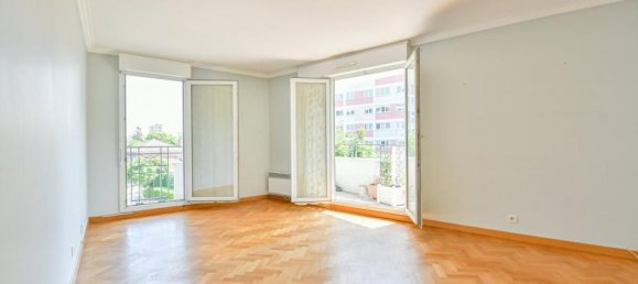 2 bedrooms Apartment in Montrouge, France No. 151358 2
