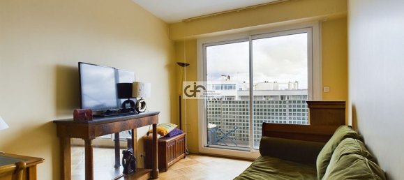 3 bedrooms Apartment in Paris, France No. 182948 8