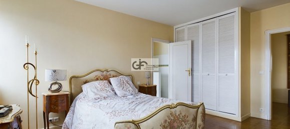 3 bedrooms Apartment in Paris, France No. 182948 10
