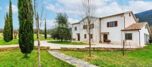 10غرفة فيلا في Massa Martana, Italy رقم 138113 2