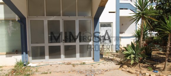 78m² Commercial property in Luz, Portugal No. 159747 16