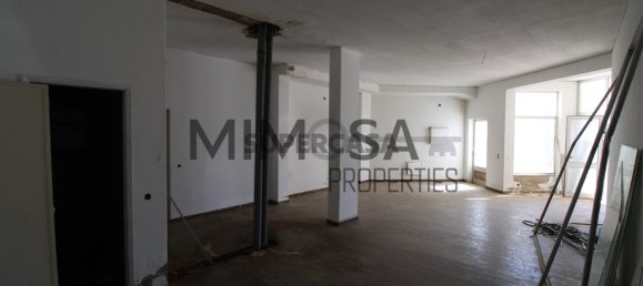 78m² Commercial property in Luz, Portugal No. 159747 8