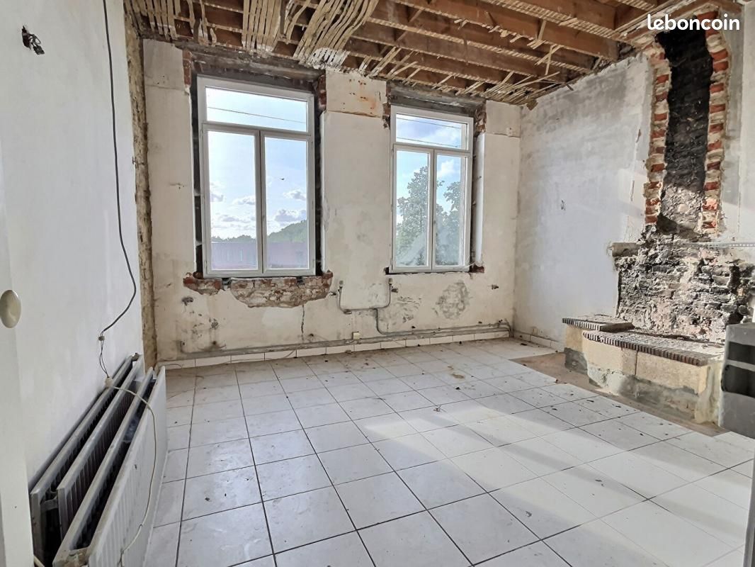 5 rooms House in Armentieres, France No. 256263