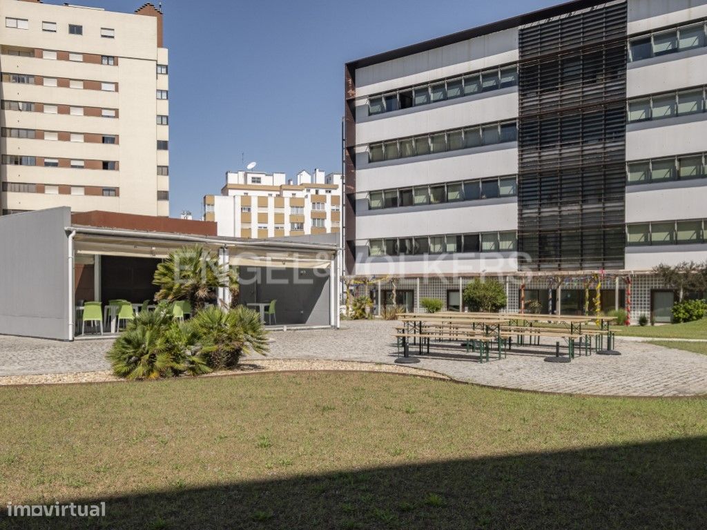 68m² Commercial property in Oeiras, Portugal No. 195730