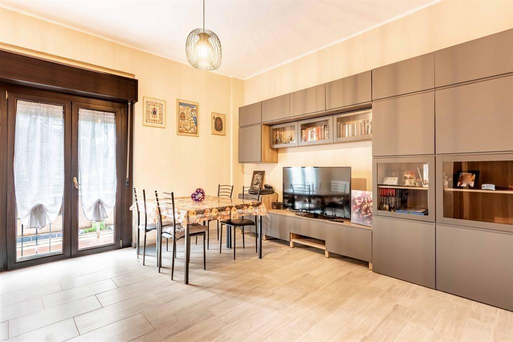 3 rooms Apartment in Rome, Italy No. 28853