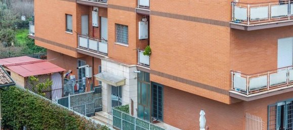 3 rooms Apartment in Rome, Italy No. 28853 5