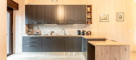 3 rooms Apartment in Rome, Italy No. 28853 13